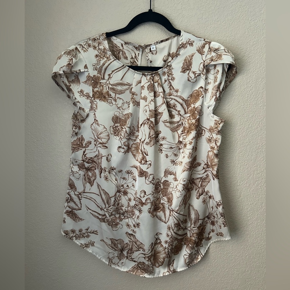 Floral Cap-Sleeve Blouse in Cream with Brown Print Keyhole Back. Medium